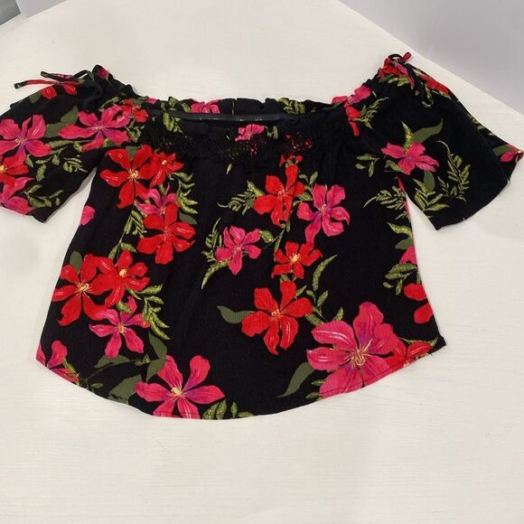 Guess Black and Red Floral Embroidered Tie Sleeve On Or Off The Shoulder Blouse - Picture 4 of 9